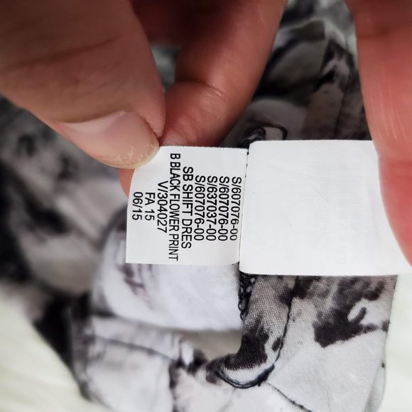 Women's Gap Black & White Floral Dress/Size Small - Picture 5 of 13